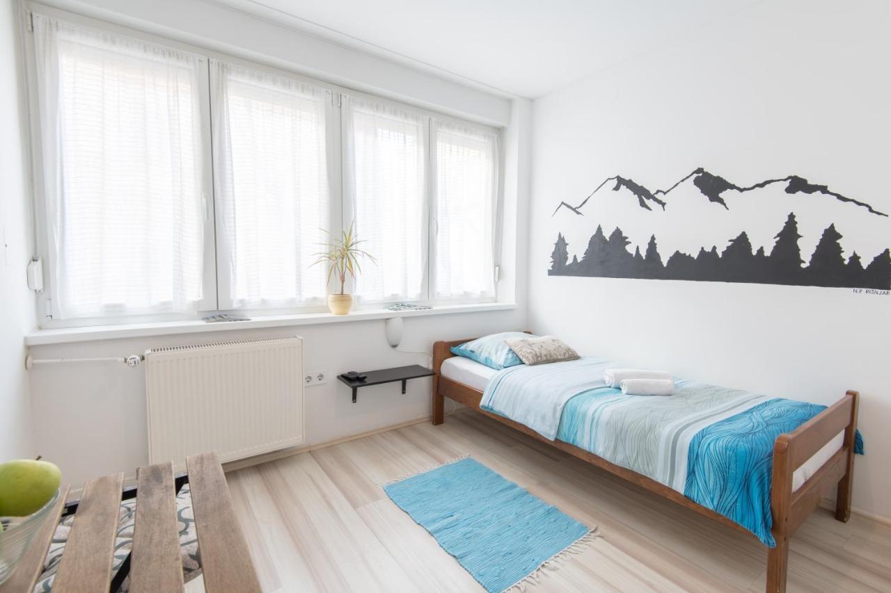 The Dots Hostel Ζάγκρεμπ Εξωτερικό φωτογραφία