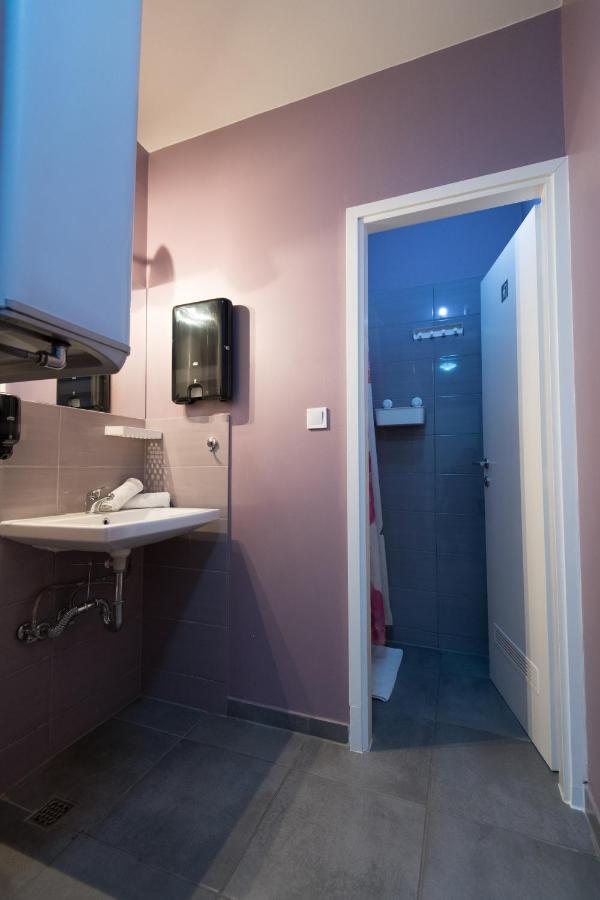 The Dots Hostel Ζάγκρεμπ Εξωτερικό φωτογραφία