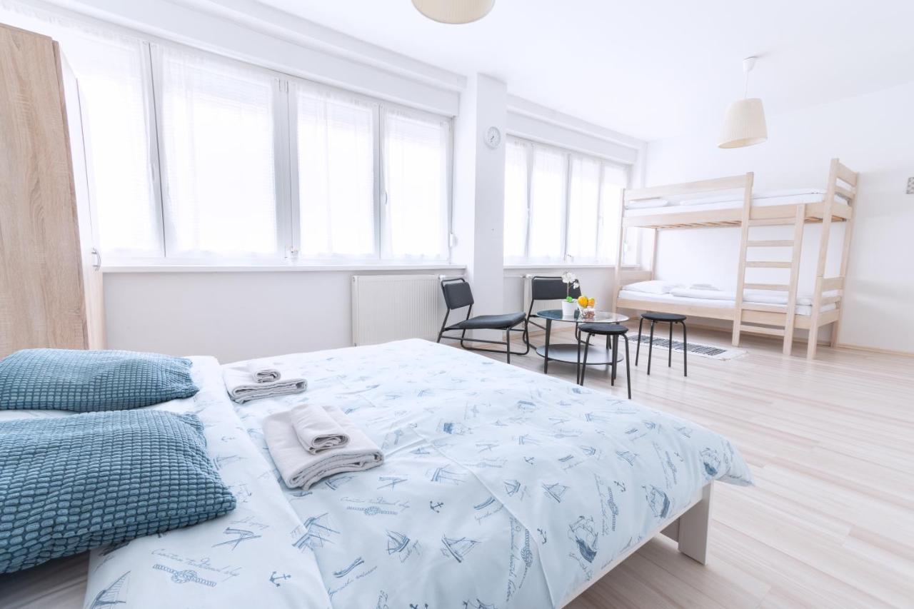 The Dots Hostel Ζάγκρεμπ Εξωτερικό φωτογραφία