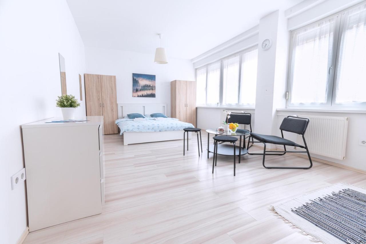 The Dots Hostel Ζάγκρεμπ Εξωτερικό φωτογραφία