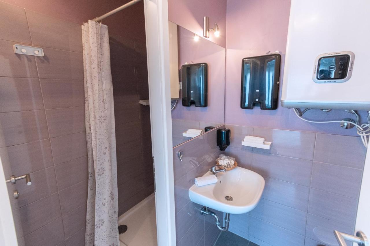 The Dots Hostel Ζάγκρεμπ Εξωτερικό φωτογραφία