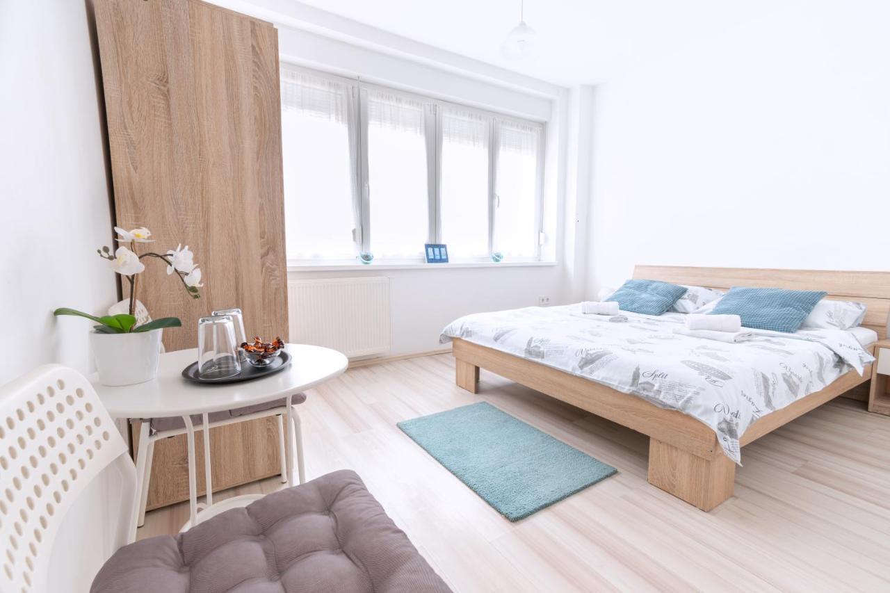 The Dots Hostel Ζάγκρεμπ Εξωτερικό φωτογραφία