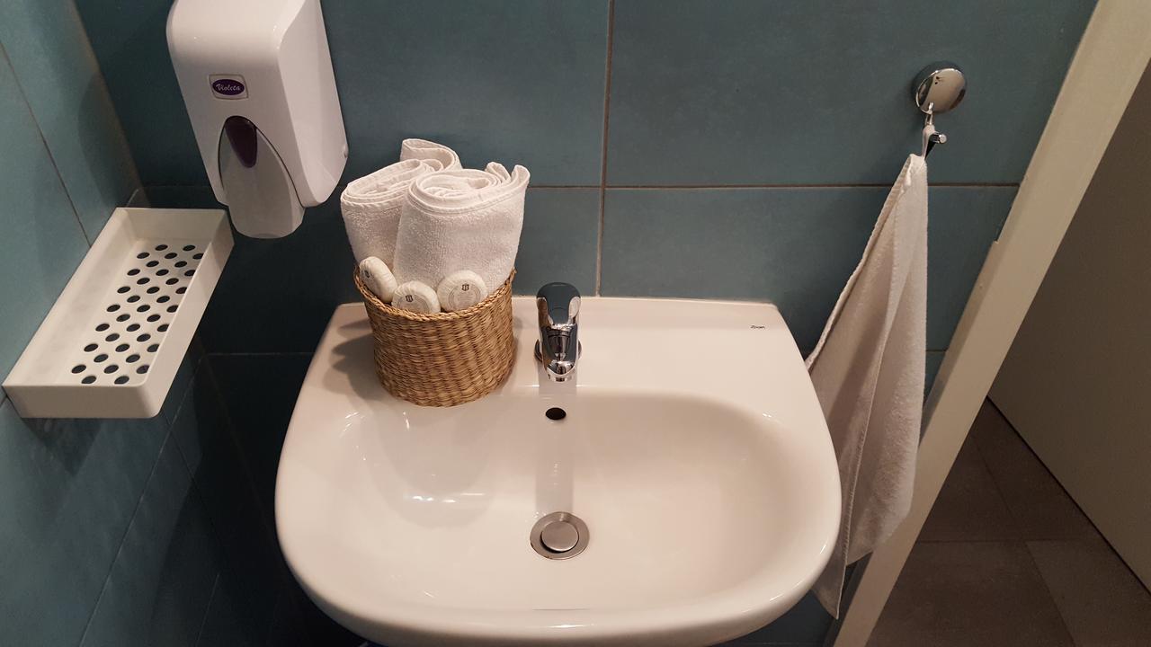 The Dots Hostel Ζάγκρεμπ Εξωτερικό φωτογραφία