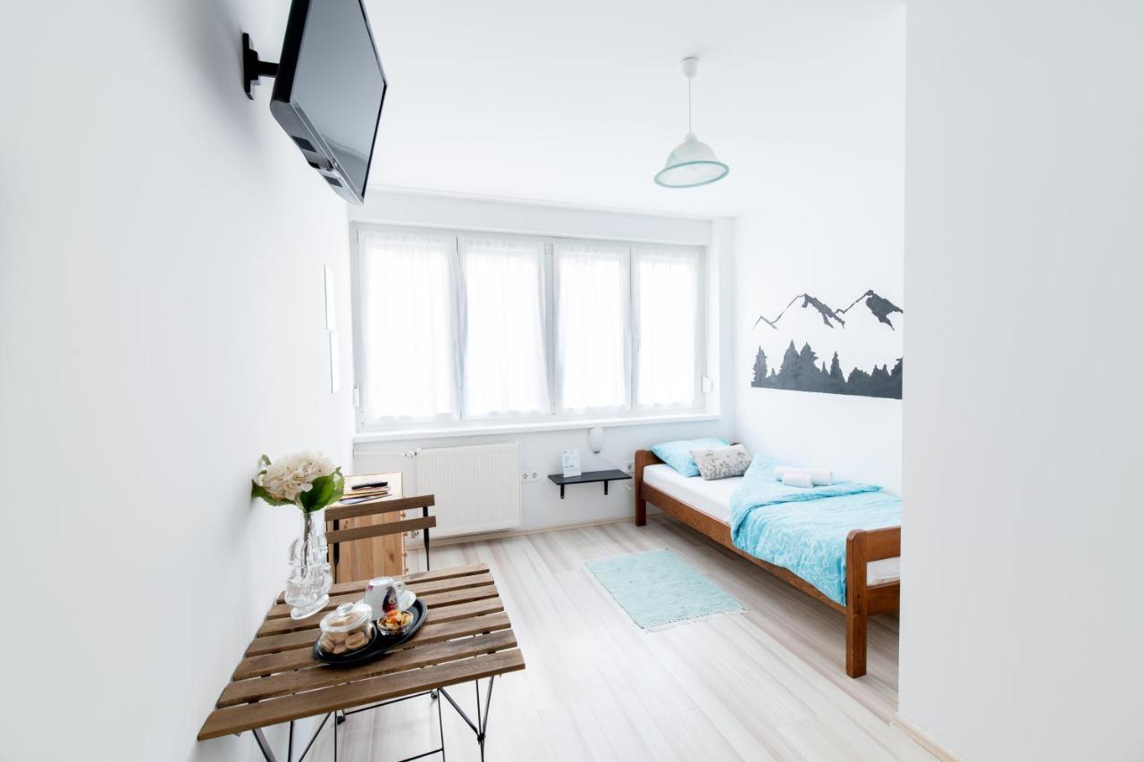 The Dots Hostel Ζάγκρεμπ Εξωτερικό φωτογραφία